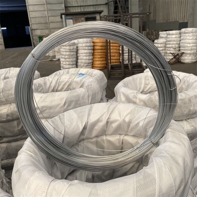 Barre galvanisée à chaud à haute résistance à la traction de 0,3 mm Fil métallique d'acier galvanisé à haute teneur en carbone avec tolérance libre d'échantillonnage ± 1%