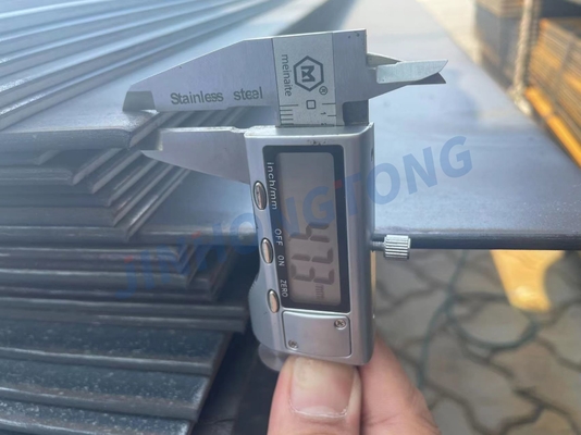 Plaque en acier laminé à chaud standard GB A36 épaisse en acier doux à carreaux S700MC en décoction