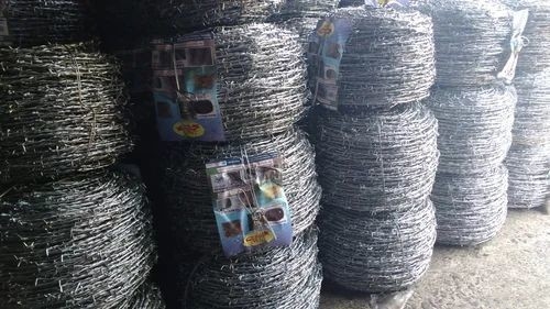 Fil barbelé galvanisé de 8 mm et 1,8 mm de diamètre pour clôture et construction personnalisable pour les différentes exigences du client