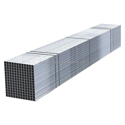 Forme de section rectangulaire galvanisée à chaud SHS 40x40 tube carré tuyau en acier ondulé avec plafond de tuyau en plastique