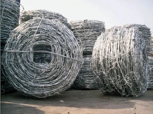 Grande protection en chaud plongée galvanisée filet de fil barbelé pour la construction protectrice et la conception personnalisée