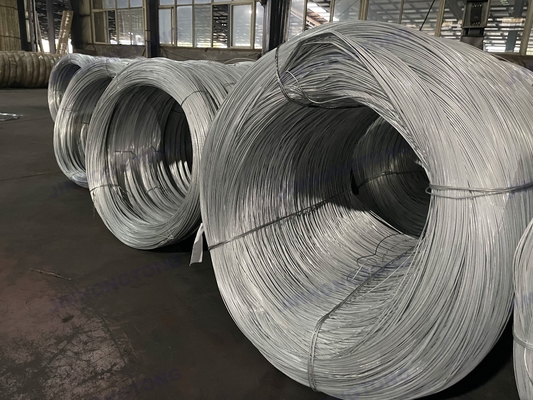 Noir 0,7 mm 0,8 mm 1,2 mm 1,6 mm 1,8 mm 2 mm Diamètre galvanisé à chaud fil de liaison en acier doux pour les projets de construction noirs