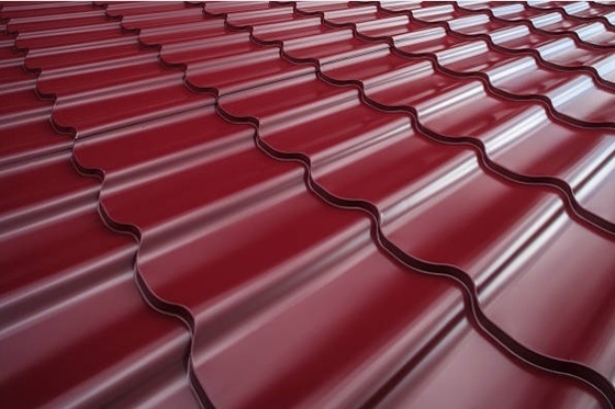 Carreaux de toiture en acier ondulé PPGI revêtus de couleur chocolatée sur mesure RAL 8017 de 0,2 à 4 mm d'épaisseur et de largeur de 600 à 1250 mm