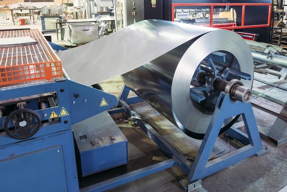 Coil de tôle d'étain de qualité SPCC pour les conserves alimentaires et industrielles 2.0*2.0mm 2.8*2.8mm feuille d'étain en bobine
