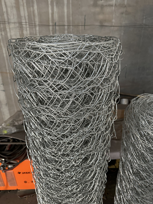 304 316 filet de fil soudé en acier inoxydable matériel de tissu filet soudé avec la meilleure Demande de fil d'échelle et forme de trou carré