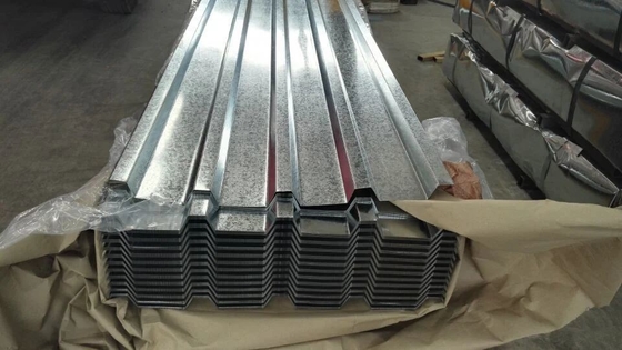 Service de pliage Carreaux de toiture revêtus de zinc couche de zinc élevée Z275 Plaque de tôle de toiture en acier galvanisé pour les applications de toiture