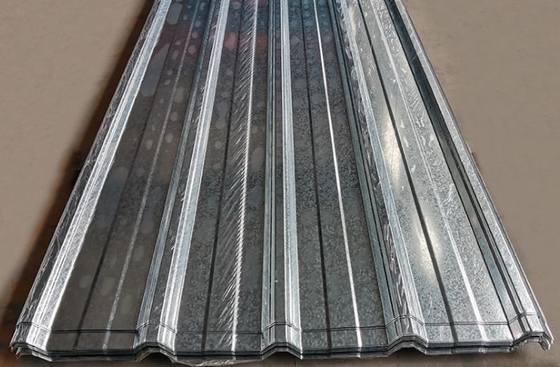 Carreaux de toiture revêtus de zinc certifiés CE pour la tôle de toiture galvanisée ondulée à haute résistance dans la construction de maisons