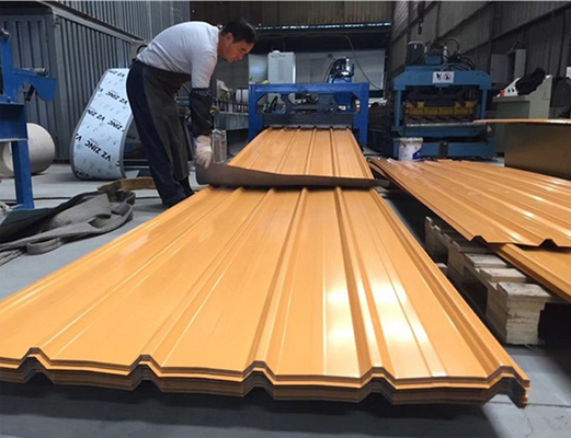 Carreaux de toiture en acier ondulé de couleur zinc galvanisé PPGI tôle revêtue pour la construction à 0,2 4 mm épaisseur ASTM Standard