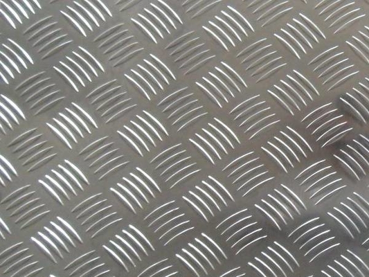 Surface de forme T de type 24 Gauge Galvanisée en feuille à carreaux en rouleau métallique pour épaisseur personnalisée et surface personnalisée
