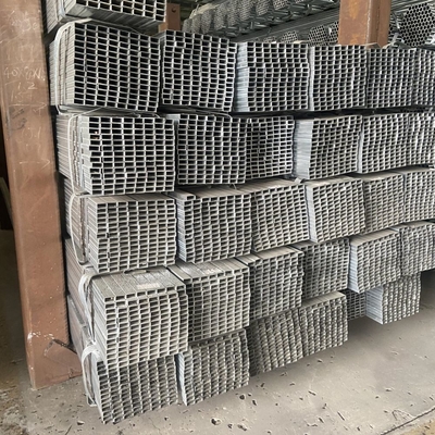 Forme de section rectangulaire Tubes en acier galvanisé à chaud 1,5 mm 2 mm Tubes carrés creux MS Tailles de tuyaux pour tuyaux de structure