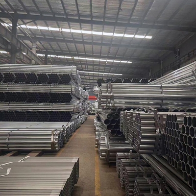 Q195/Q215/Q235/Q345/SS400 de qualité zinc revêtu de gi tuyau en fer galvanisé en acier section creuse tube carré d'épaisseur de 0,8 20 mm