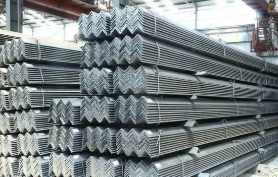 La norme ASTM Q235/Q345/SS400/ST37-2/ST52/Q420/Q460/S235JR/S275JR/S355JR HR de l'acier au carbone à barre d'angle égal 6m-12m