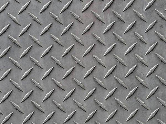 Plaque Q235 MS Plaque d'acier diamanté Plaque d'acier au carbone doux/A36 HR Plaque de fer à carreaux/plaque à motifs avec tolérance ±1%