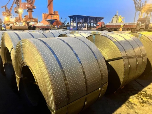 SS400 a36 S235JR 1mm 3mm 4.5mm 5mm plaque à carreaux en tôle d'acier au carbone bobine dans la tolérance ± 1% et pour la largeur 600-2000mm