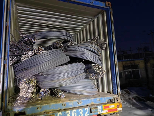 Tolérance ± 1% Longueur personnalisée Ss400 S355 Barre en fer HRB335 HRB400 HRB500 Barre en acier déformée pour la construction de bâtiments
