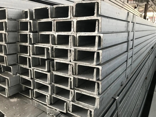 L'acier galvanisé en forme de canal C en acier en forme de U Q235/Q345/SS400/ST37-2/ST52/Q420/Q460/S235JR/S275JR/S355JR