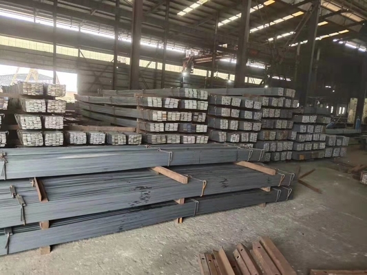 Grade 12 m KW-HOT ROLLED SHEET barre d'acier plate Matériau de construction Longueur selon les besoins