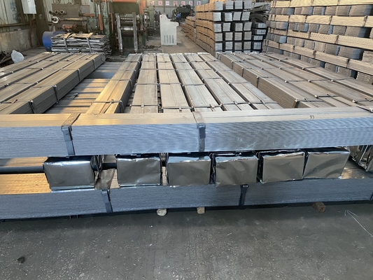 Traitement thermique KW-HOT PLANTE ROULÉE Barre d'acier plate Matériau de construction Largeur selon les besoins