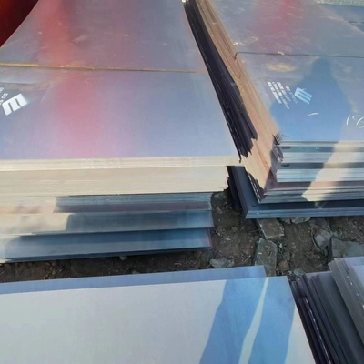 SA516 ASTM A36 Q235 Plaque d'usure en acier au carbone laminée à chaud à haute teneur en carbure de chrome revêtue de revêtement résistant à l'usure