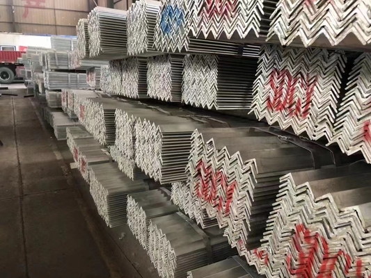 BA/2B/NO.1/NO.3/NO.4/8K/HL/2D/1D Surface 2507 2205 en acier inoxydable 40*40 50*50 Barre d'angle pour angle perforé