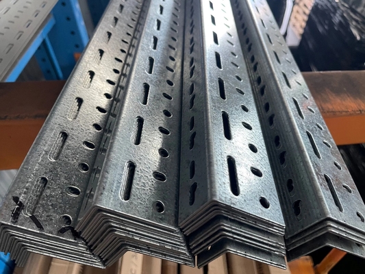 30*30*3 40*40*4 acier galvanisé en acier à angle égal au carbone