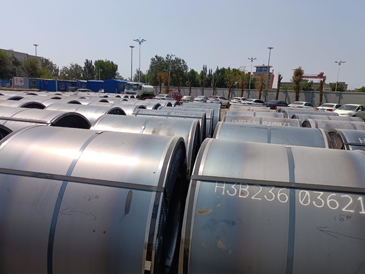 Ss400 Q235 Q345 Résistance Sphc Coil d'acier au carbone Fer Tolérance métallique à l'acier ± 1% Largeur 600-2000 mm selon les besoins