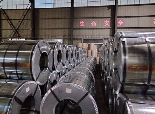 Fabrication chinoise non huilée 0,2 mm 0,5 mm bobine d'acier galvanisé 90 g Q235 1,6 * 1220 mm pour la construction de clôtures