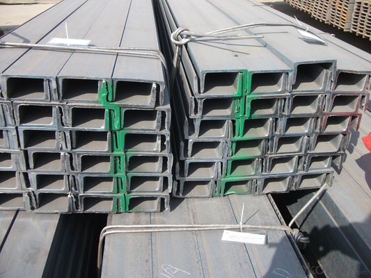 Q235/Q345/SS400/Q420/Q460/S235JR Structure personnalisée galvanisée en acier à canal C en acier en forme de U non perforé 2024