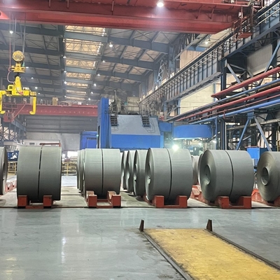 Non allié Q195 Q215 Q235 Q255 Q275 Ms Coil d'acier au carbone laminé à froid à chaud pour matériaux de construction pour diverses industries
