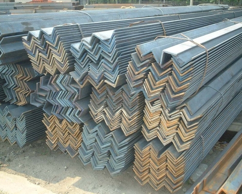 Standard AiSi Q235 Q235B Q345 Barre d'angle en acier à bords inégaux équilatéraux pour la construction de bâtiments