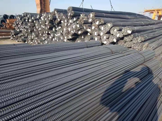 Barres de fer déformées de qualité supérieure pour les projets de construction barres d'acier ASTM durables avec options personnalisées à faible coût disponibles