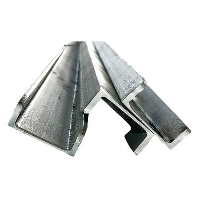 Matériau de haute qualité Q235 Q345 SS400 0,8 mm-3,0 mm d'épaisseur d'acier au carbone à canal U pour le système de support