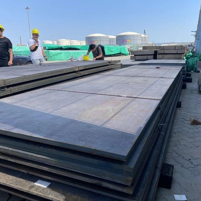 Inventaire complet des plaques d'acier au carbone laminées à chaud, de tailles 2*1250*6000 mm dans les catégories Q355, SS400 et Q195.
