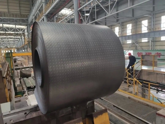 Coil d'acier à carreaux A36 laminé à chaud, plaque d'acier doux ST52 et feuille à carreaux S235JR polyvalent et de haute qualité