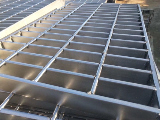 Grilles de grille en acier inoxydable assurées de qualité 201 304 316 Grilles de plancher câblées en acier inoxydable