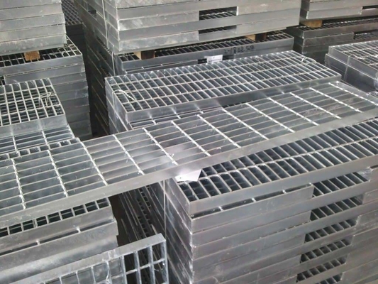 Grilles de grille en acier inoxydable assurées de qualité 201 304 316 Grilles de plancher câblées en acier inoxydable