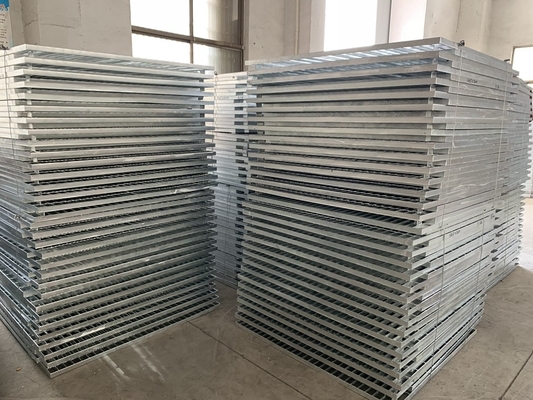 Largement utilisés grille de plancher en acier inoxydable 12x12 30x3 grille en acier antidérapant diamant grille en acier ondulé