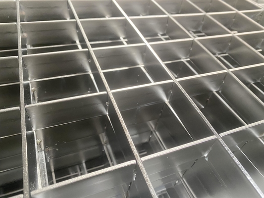 Fabrication personnalisée grille en acier inoxydable 22 pouces grille ronde de déversement en acier grilles en acier lourd