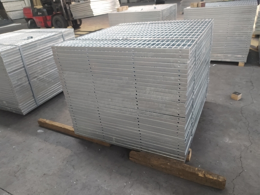 ASTM GB surface du ménisque grille en acier galvanisé pression soudé 30x30 grille à barres en acier galvanisé à chaud