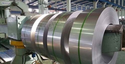 Des bobines d'acier inoxydable laminées à froid rentables: AISI 201, 304, 410 et 430, parfaites pour divers projets de construction.
