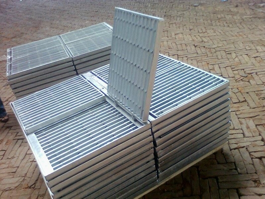 ASTM GB surface du ménisque grille en acier galvanisé pression soudé 30x30 grille à barres en acier galvanisé à chaud