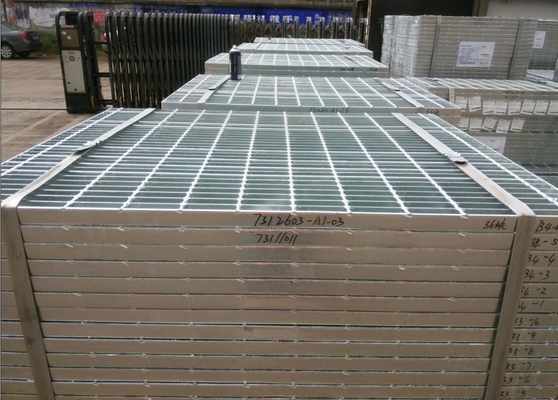 Prix raisonnable en poudre revêtue de bande d'acier inoxydable Drainage de plancher Grille 19-w-4 15-w-4 11-w-4 grille en acier dentelé