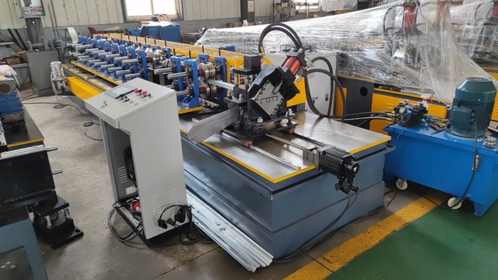 Vente à chaud Taille personnalisée en acier au carbone en forme de U, canal en acier doux, canal en acier C, profil Construction 6m 12m Coupe perforation