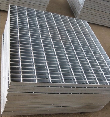 Matériaux de construction métalliques trempés à chaud 30 x 3 mm grille en acier galvanisé