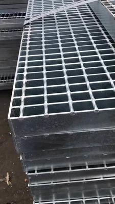 Matériaux de construction métalliques trempés à chaud 30 x 3 mm grille en acier galvanisé