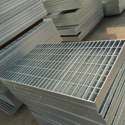Matériaux de construction métalliques trempés à chaud 30 x 3 mm grille en acier galvanisé