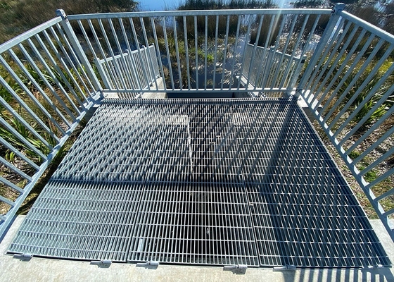 Chine poids de grille en acier galvanisé / prix de grille en acier forge / plancher en acier à grille ouverte