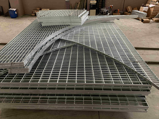 Chine poids de grille en acier galvanisé / prix de grille en acier forge / plancher en acier à grille ouverte