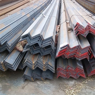 A36/a36m de haute qualité en acier au carbone en acier d'angle fer 63x63x6 en acier laminé à chaud