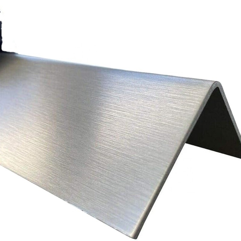 Q235/Q345/SS400/ST37-2/ST52/Q420/Q460/S235JR/S275JR/S355JR Angle en acier doux 40 mm x 40 mm x 5 mm pour les projets de construction